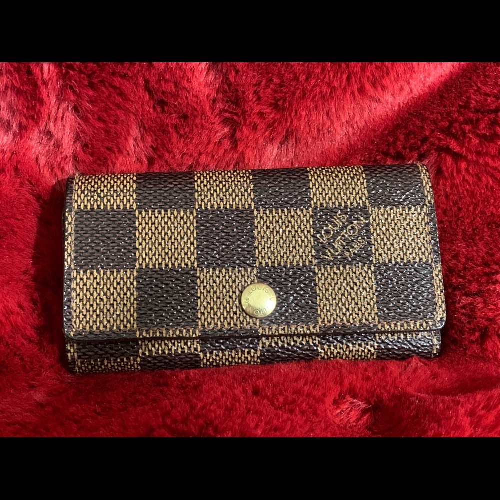 Authentic Louis Vuitton Key Holder